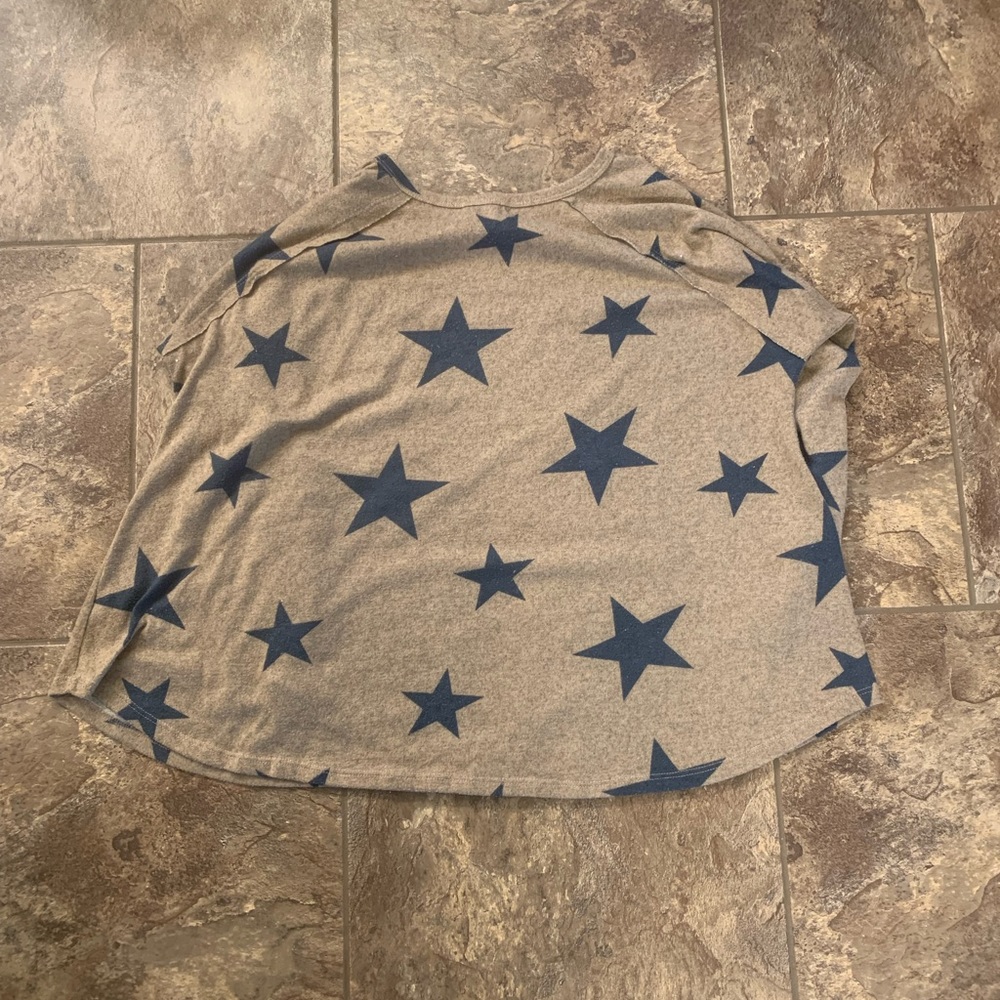 Size Large star sweater brand Hopely